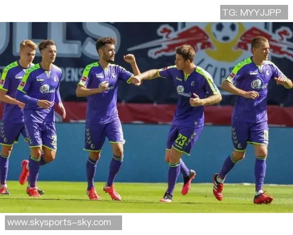 中超激战：莱比锡逆转本菲卡引发争议判罚全场沸腾