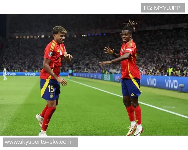 西甲激战巴萨大胜拜仁红牌争议引发全场热议与反思