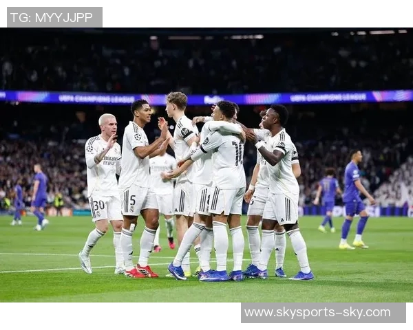 欧冠激战本菲卡大胜尤文图斯帽子戏法引发全场狂欢战术分析揭秘