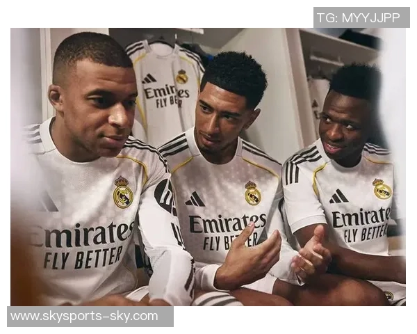 英超激战：巴黎圣日耳曼与尤文图斯平局红牌事件引发全场热议与数据分析